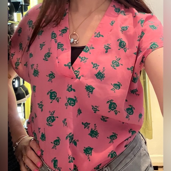 Pink blouse with flower - Picture 2 of 13